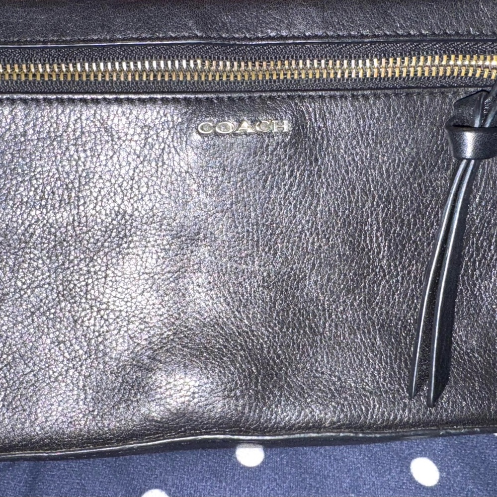GUC: Coach Black Leather Wristlet with black and white sides! - Picture 2 of 5